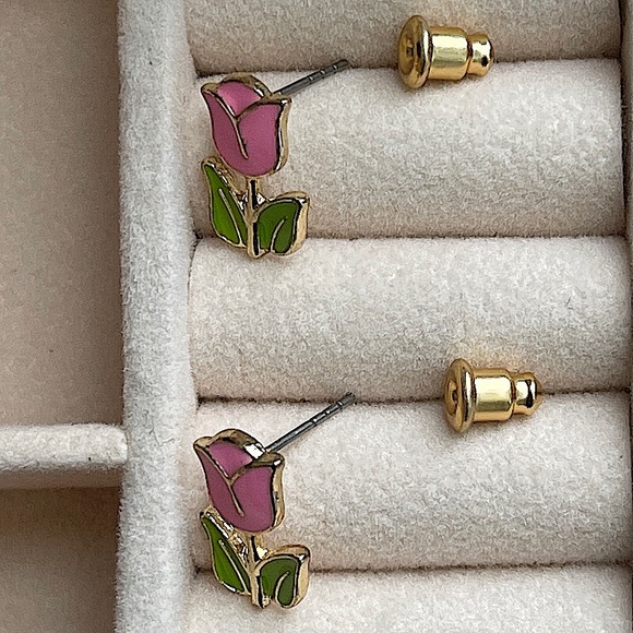 🆕 Tulip with green leaf Metal ear studs - Picture 4 of 5